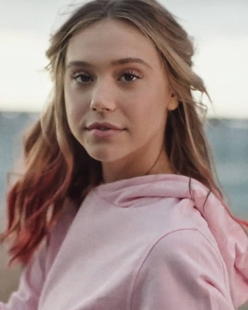 Alexis Ren Vermögen